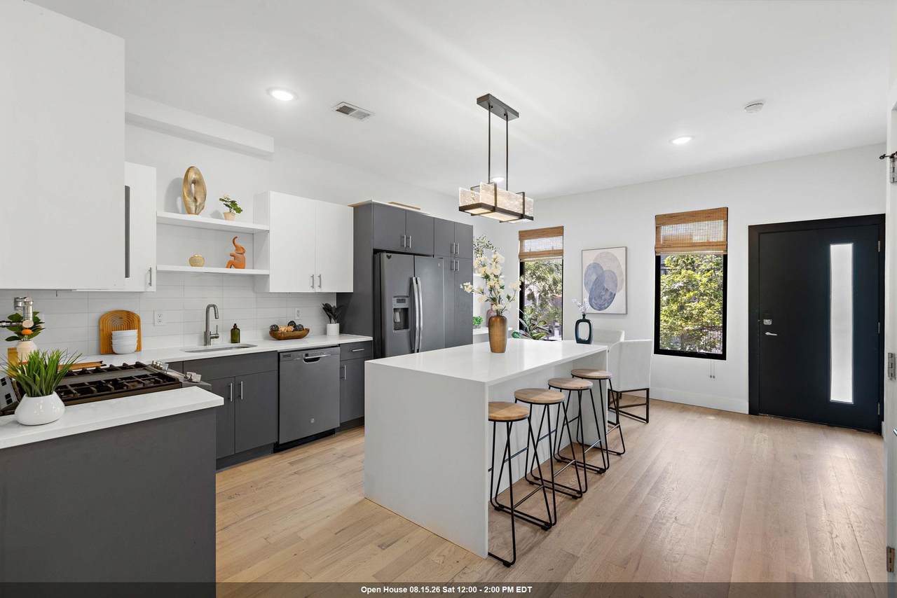 20 Jewett Ave - Photo 1