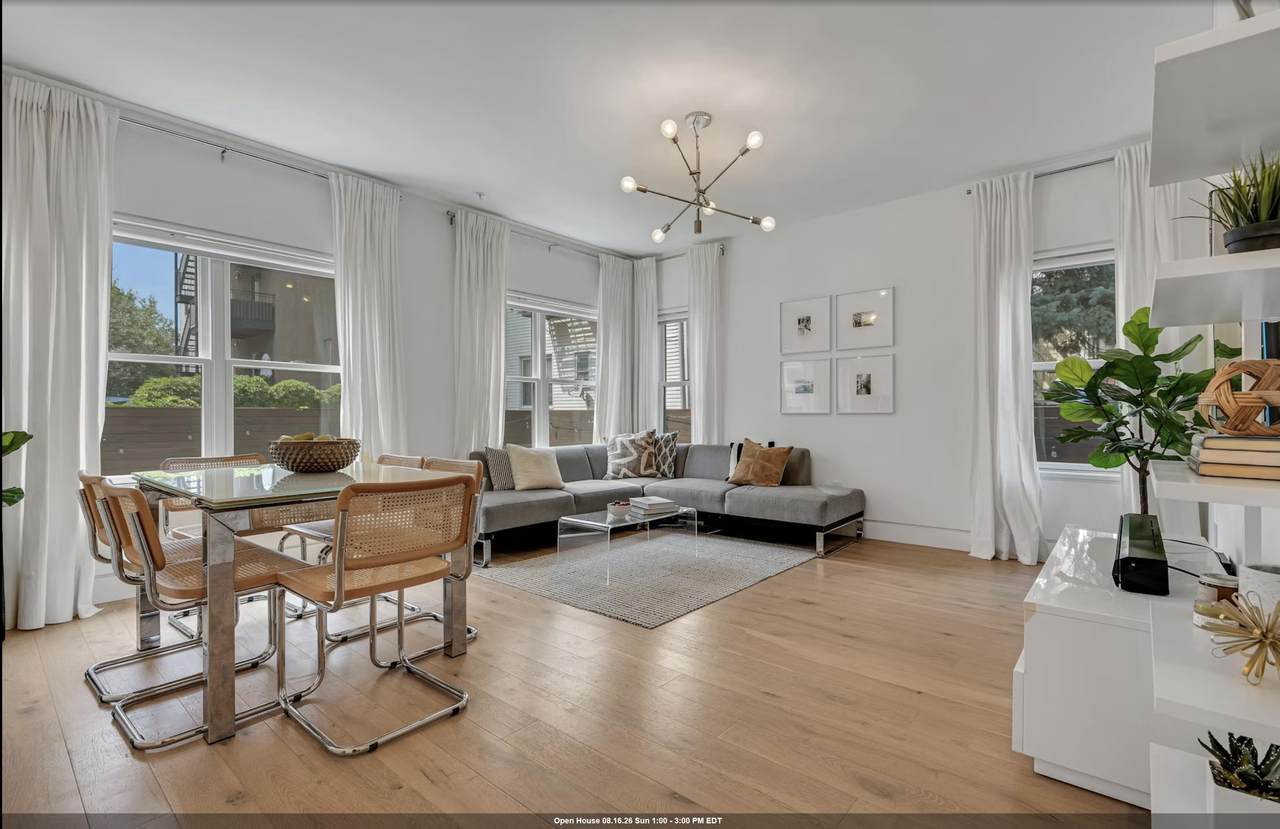 415 Monmouth St - Photo 1