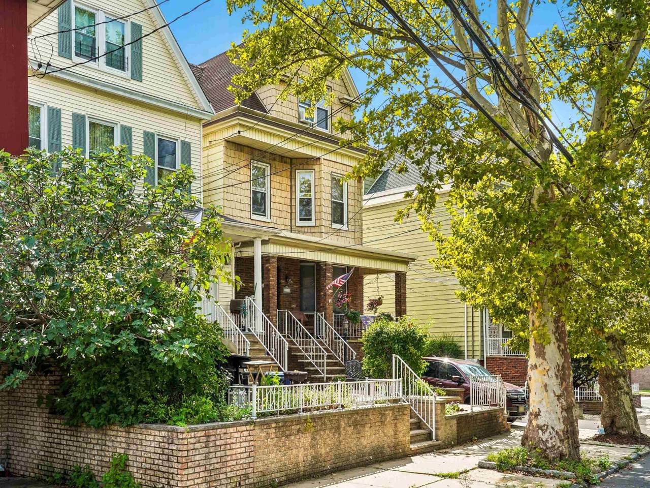 116 West 5Th St - Photo 1