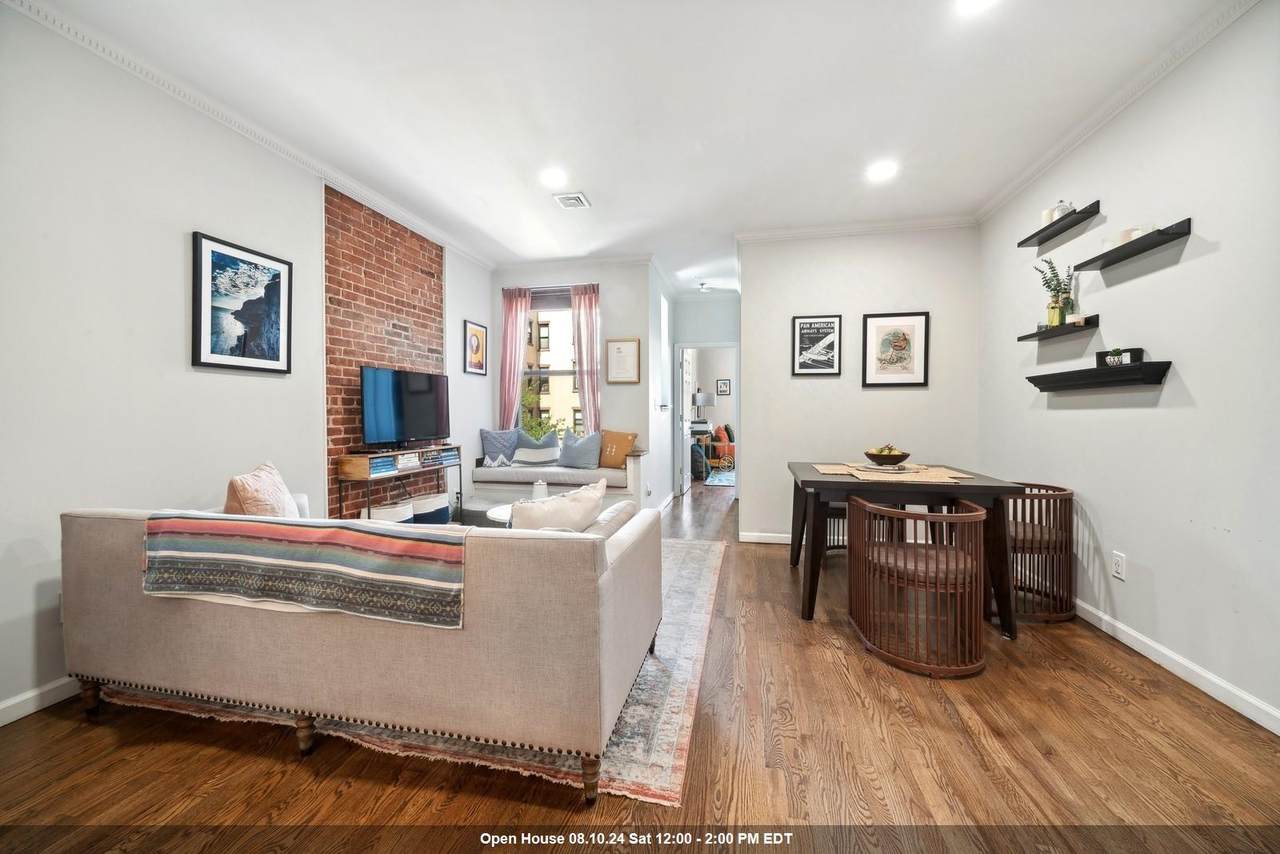 214 Park Ave - Photo 1
