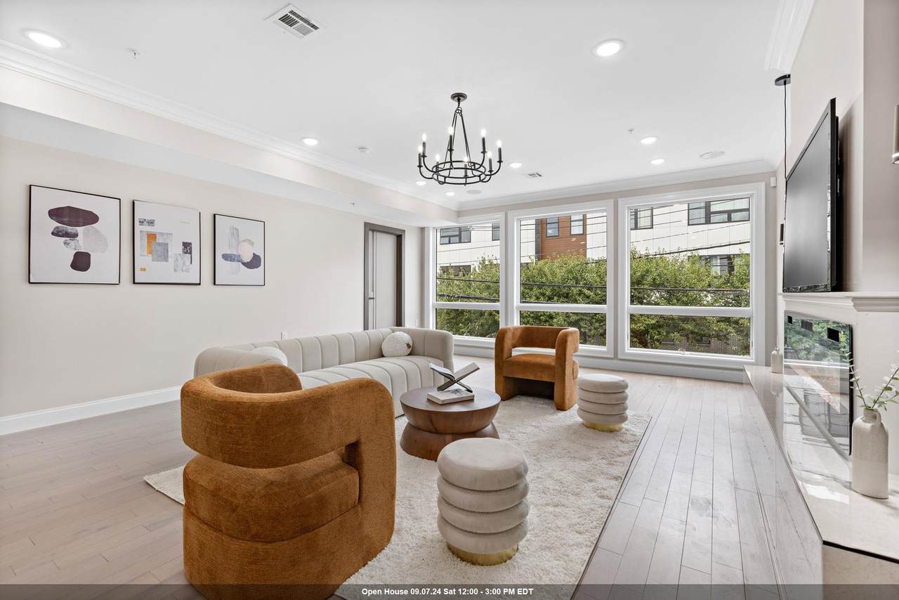 221 Liberty Ave - Photo 1