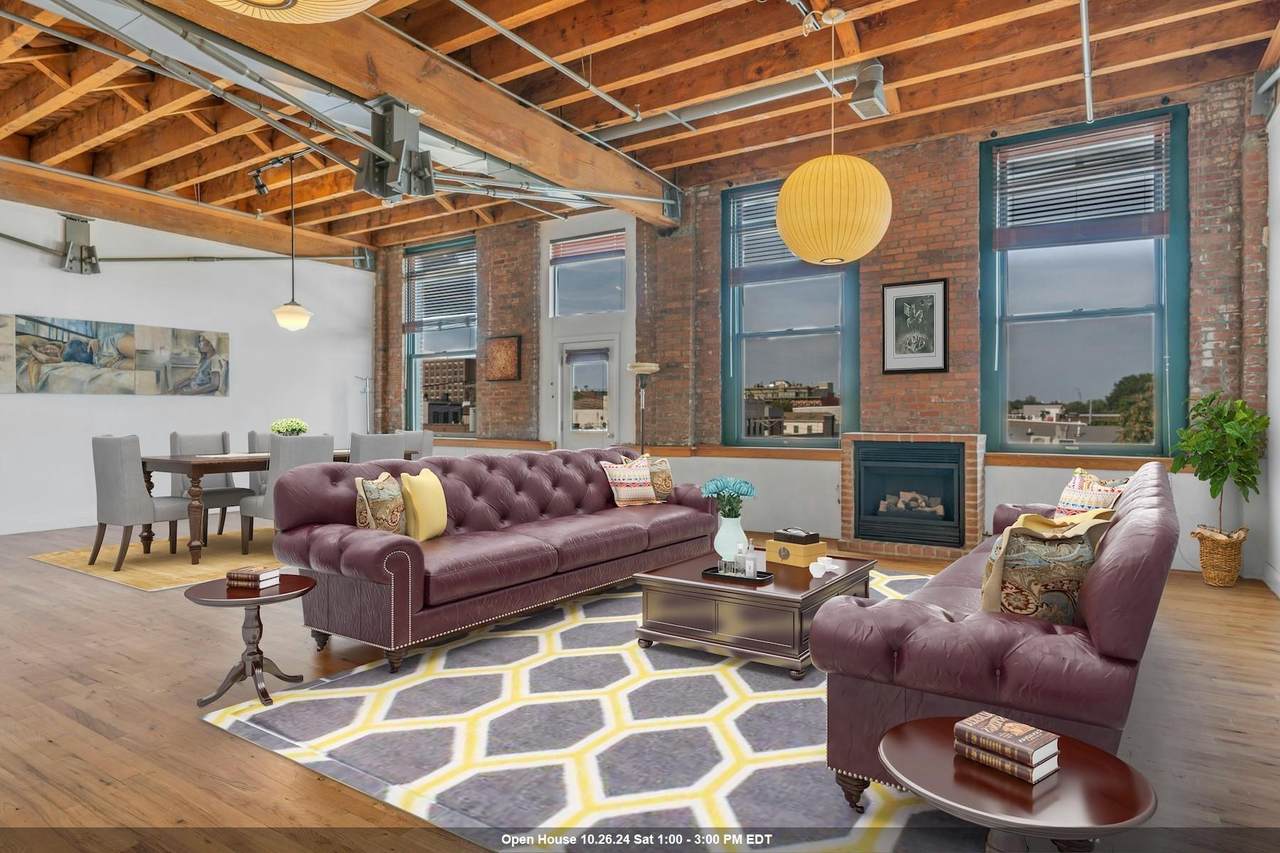 126 Webster Ave - Photo 1