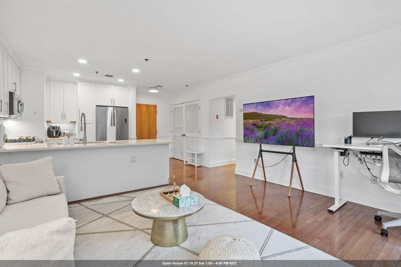 501 9TH ST - Photo 1