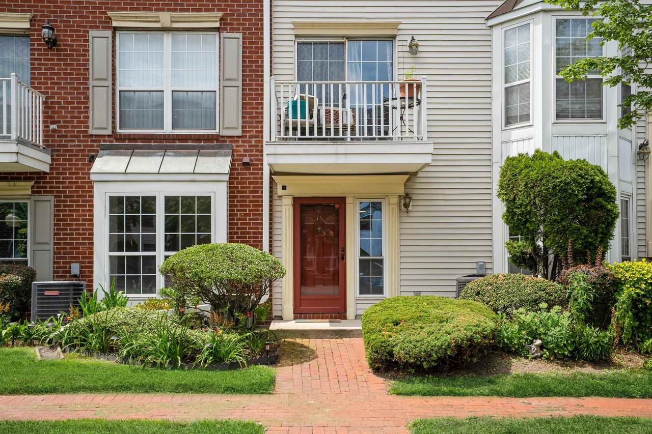 16 Cypress St - Photo 1