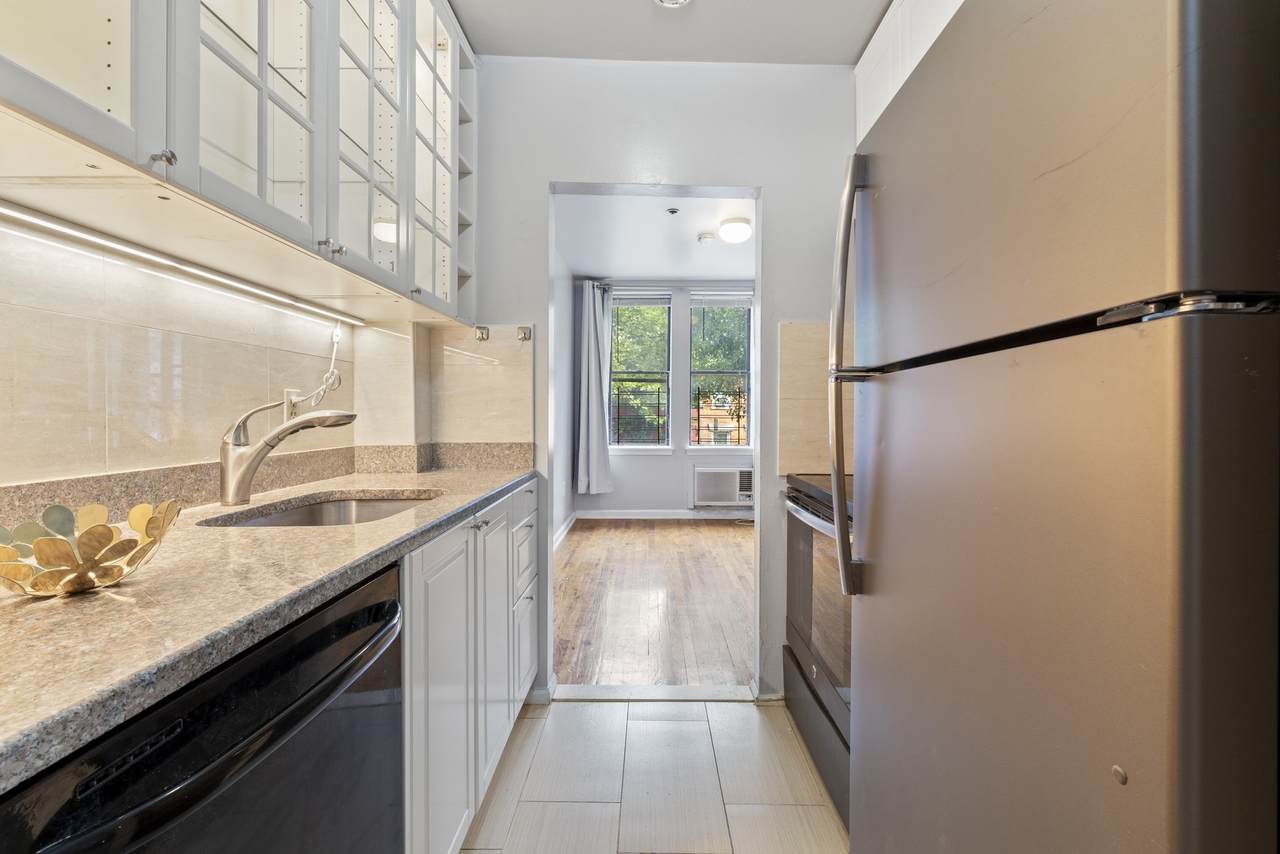 108 Waldo Ave - Photo 1