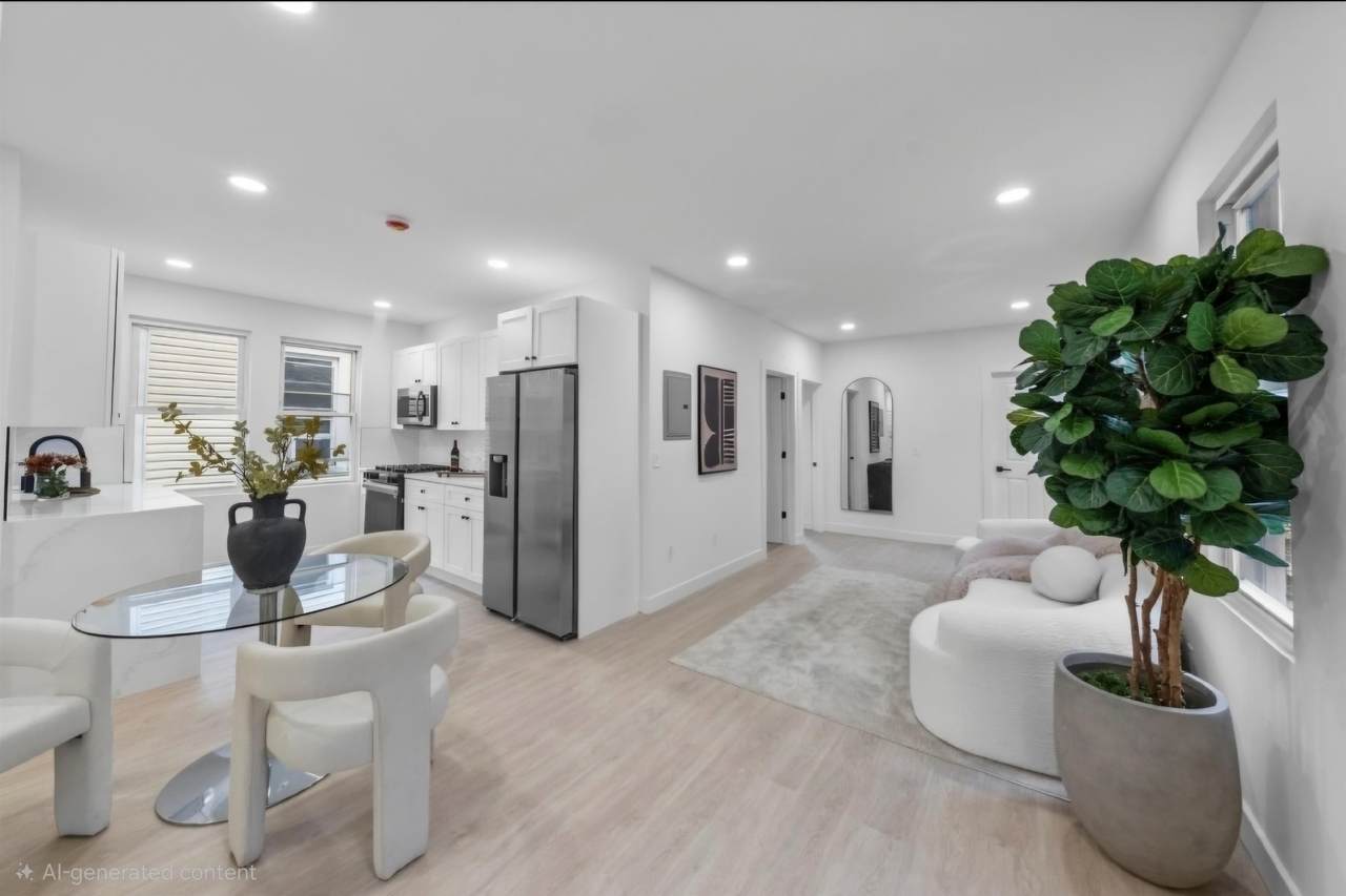 336a Danforth Ave - Photo 1