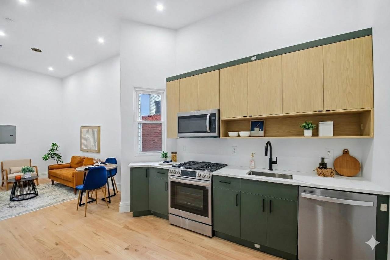 113 Lincoln St - Photo 1