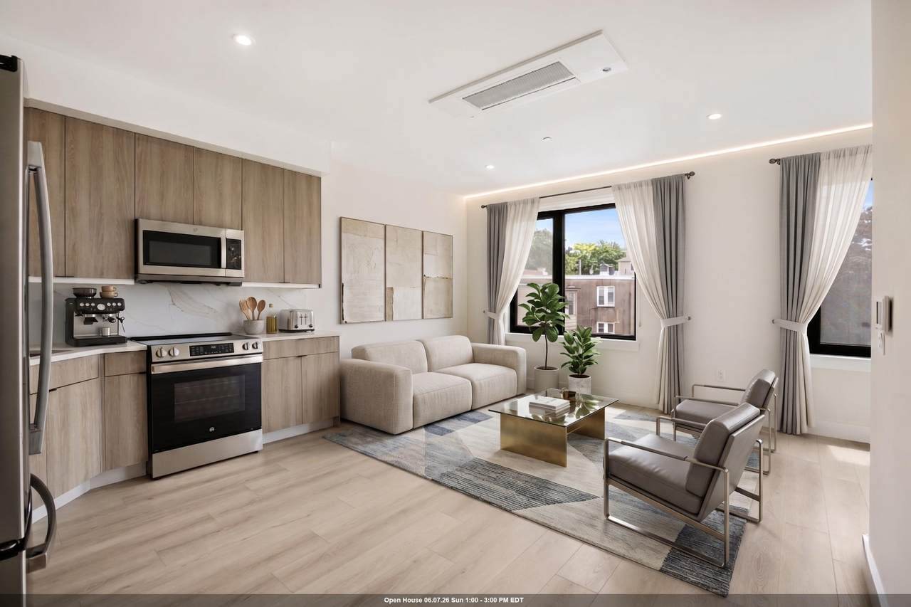 4525 Bergenwood Ave - Photo 1