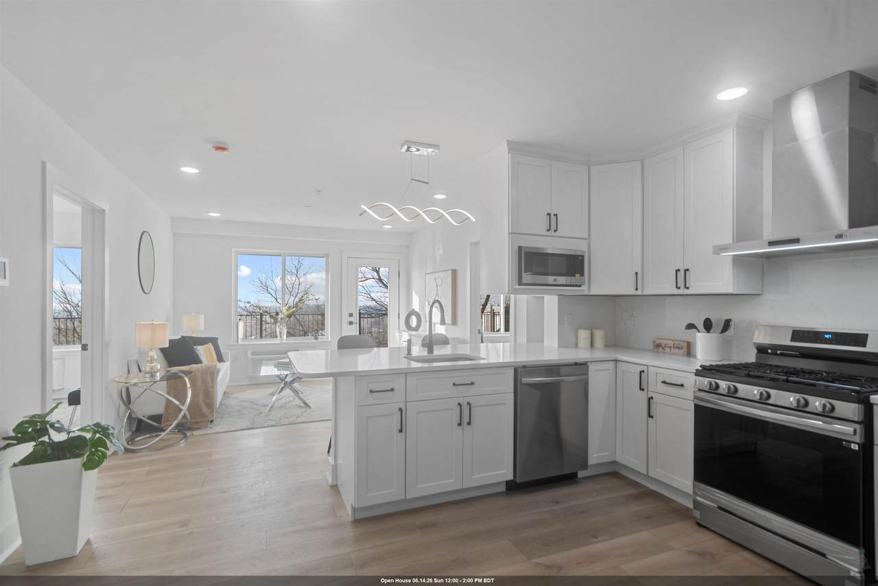 2601 Jane St - Photo 1