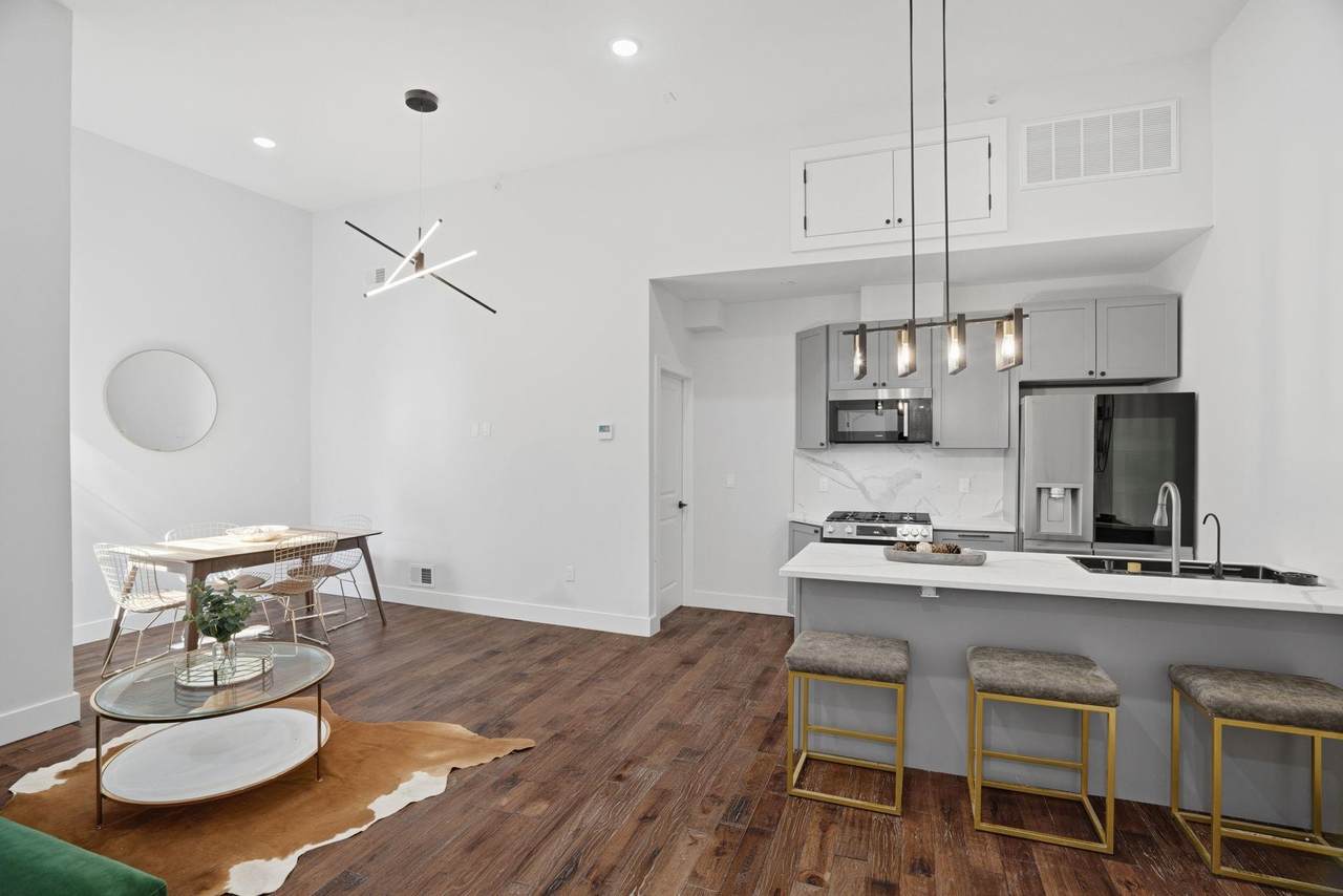 104 Glenwood Ave - Photo 1