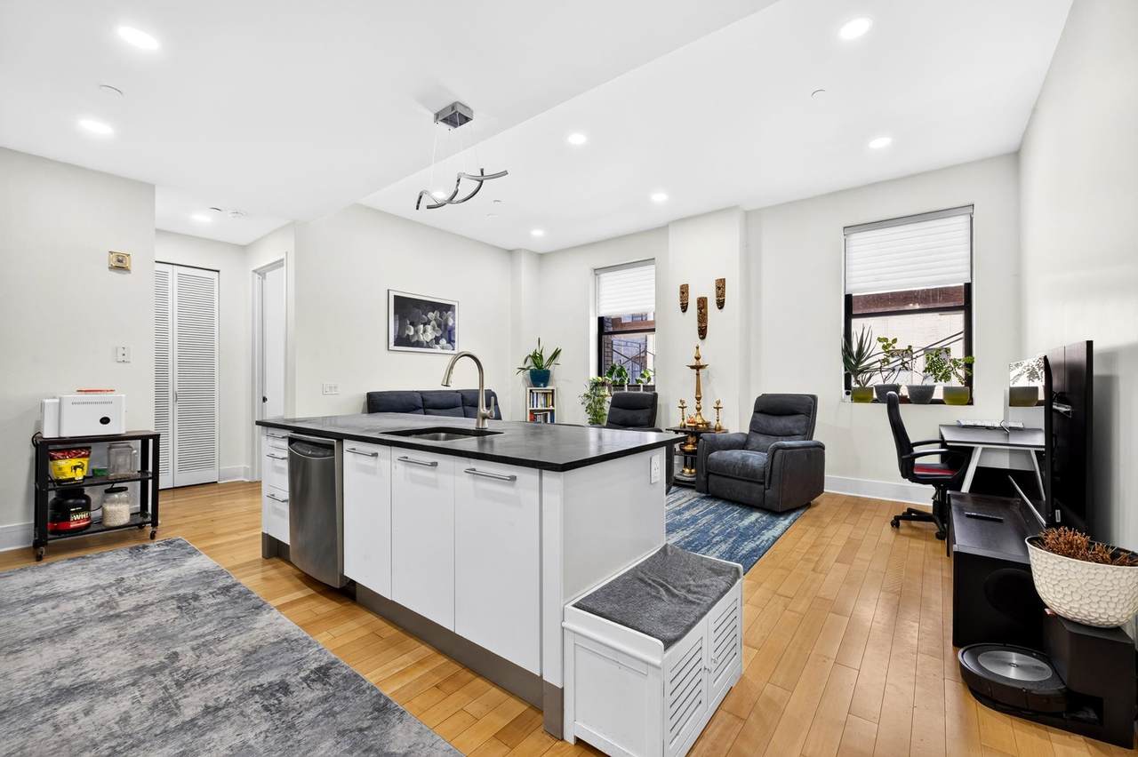 4 Beacon Way - Photo 1