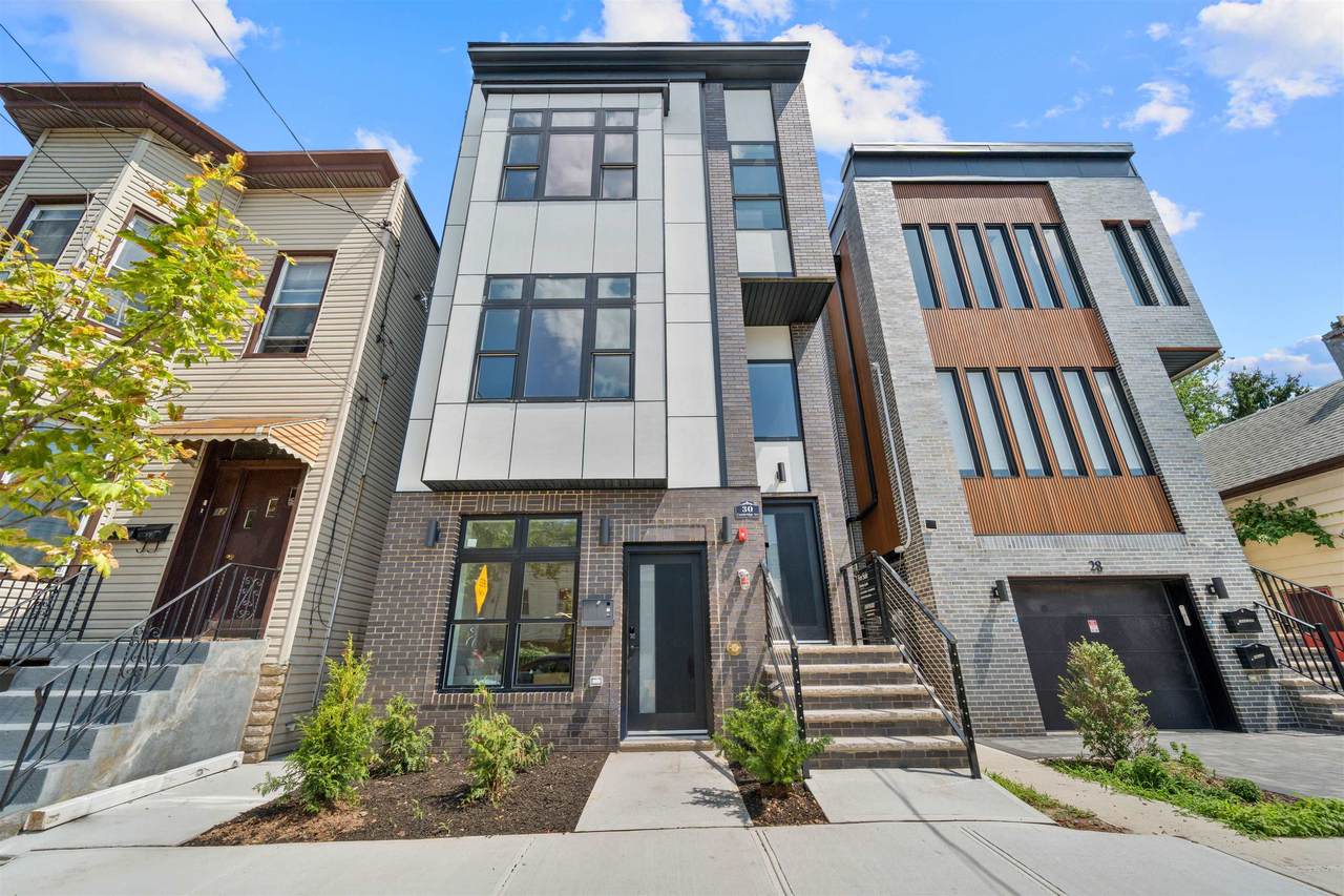 30 Cambridge Ave - Photo 1