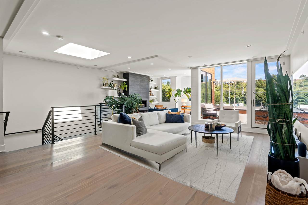 367 Park Ave - Photo 1