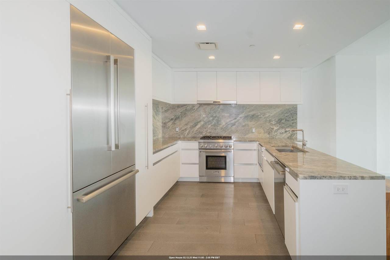 320 Adolphus Ave - Photo 1