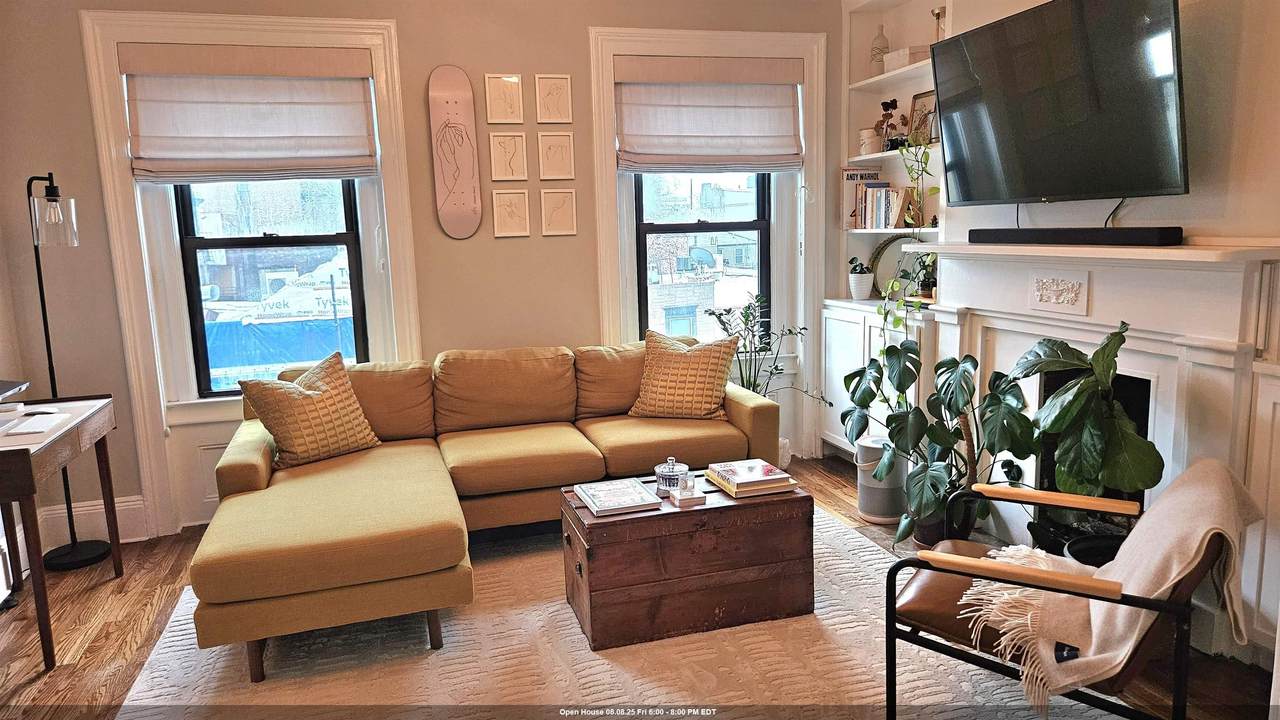 264 3RD ST - Photo 1
