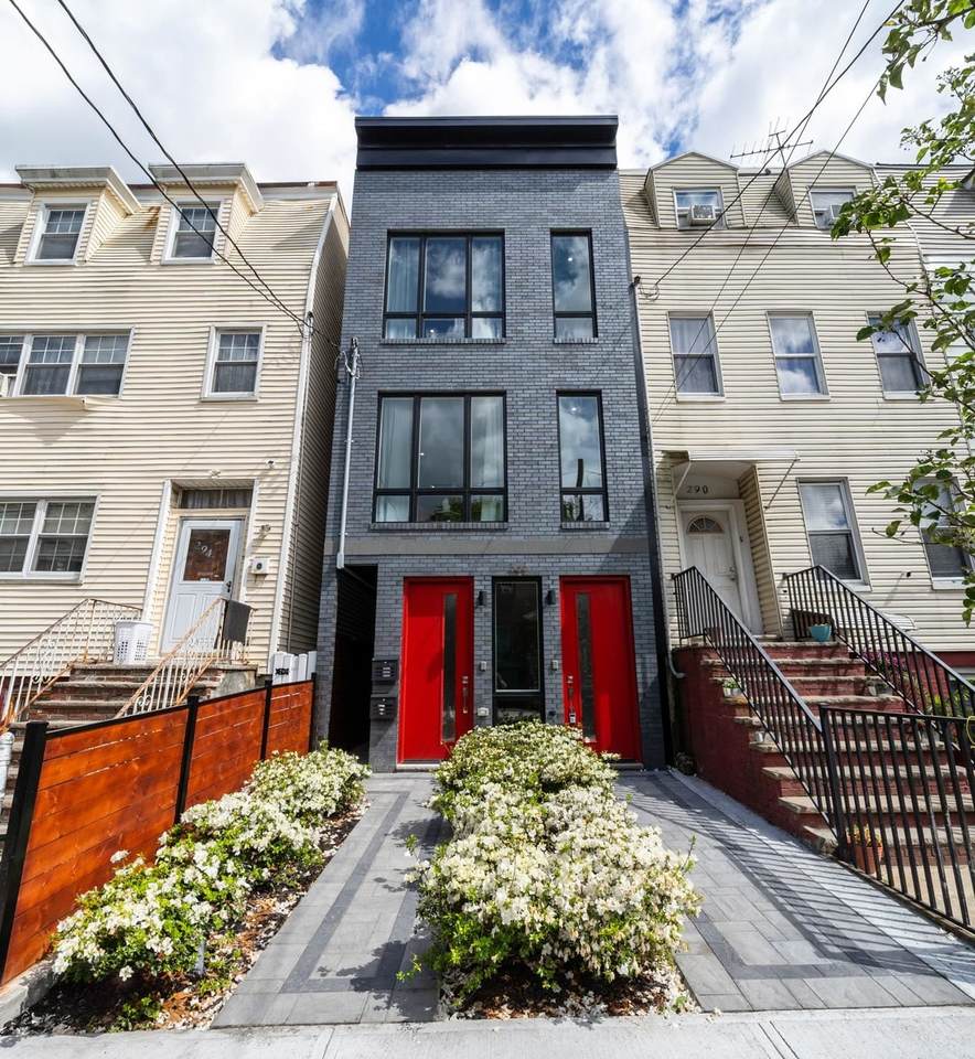 292 Whiton St - Photo 1