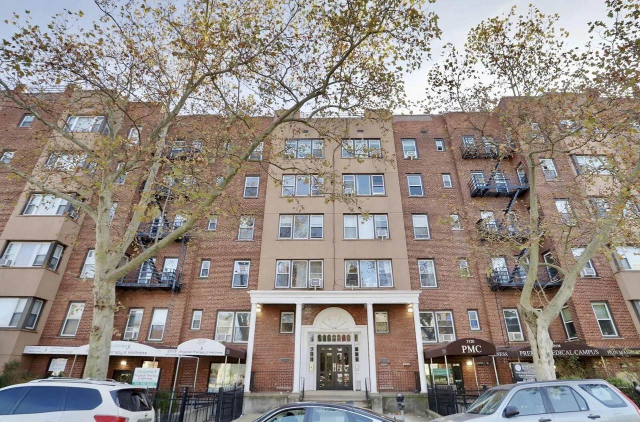 2520 Kennedy Blvd - Photo 1