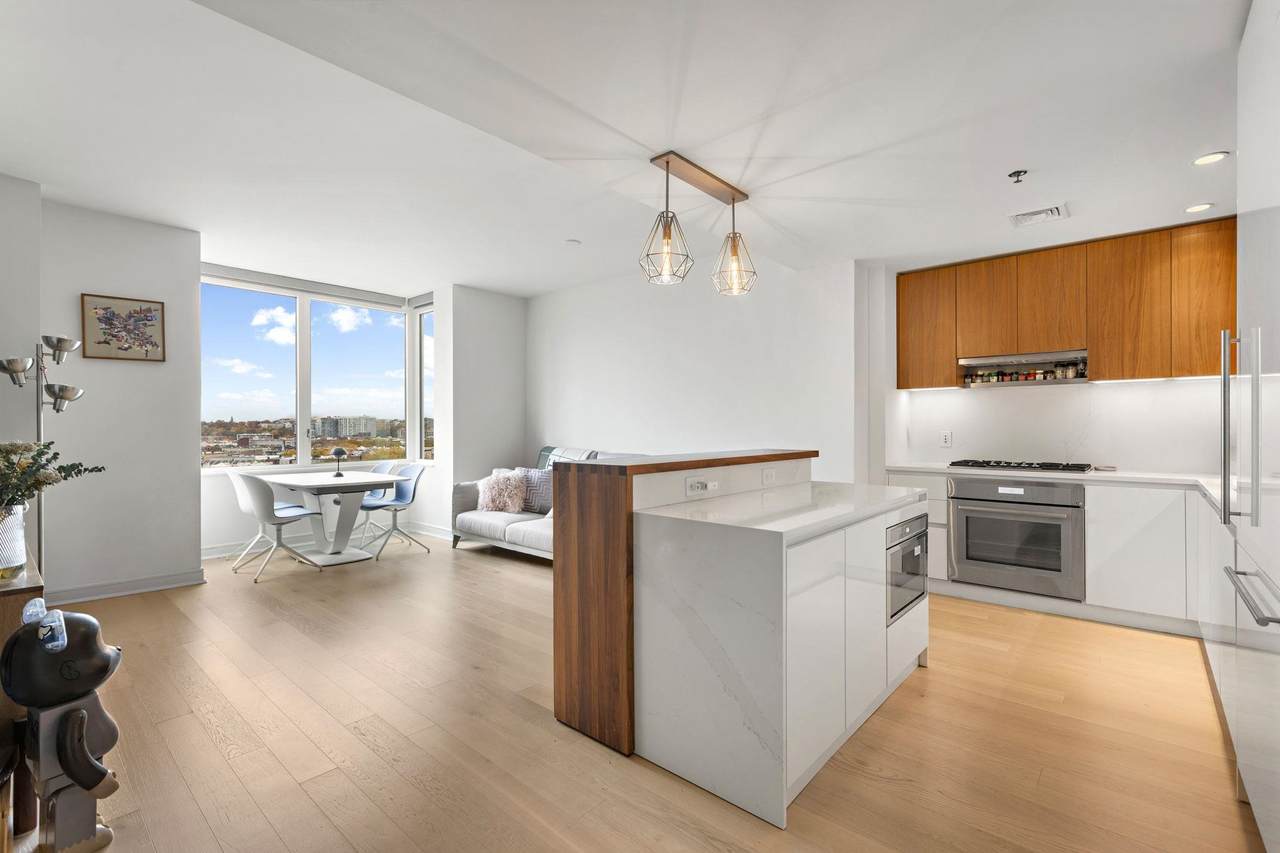 1000 Maxwell Lane - Photo 1