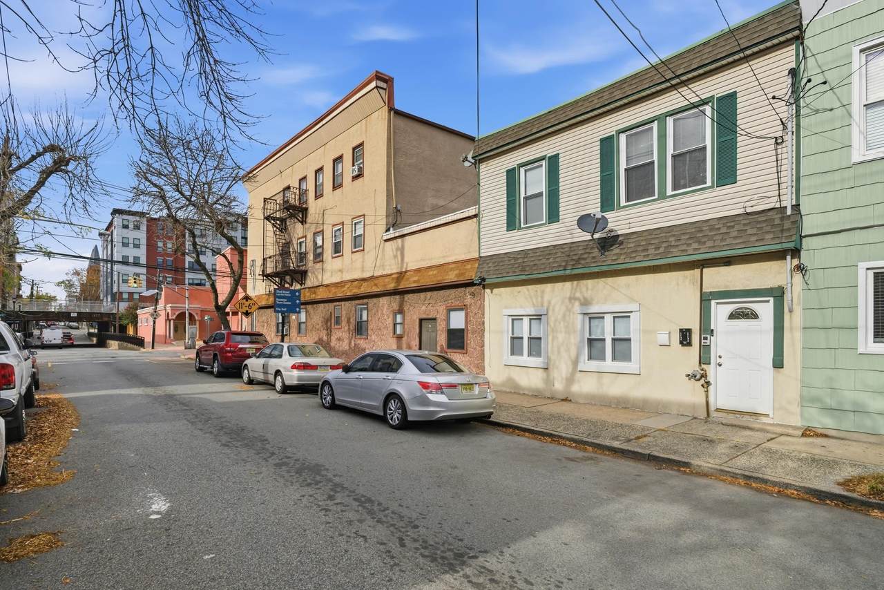 71 East 22Nd St - Photo 1