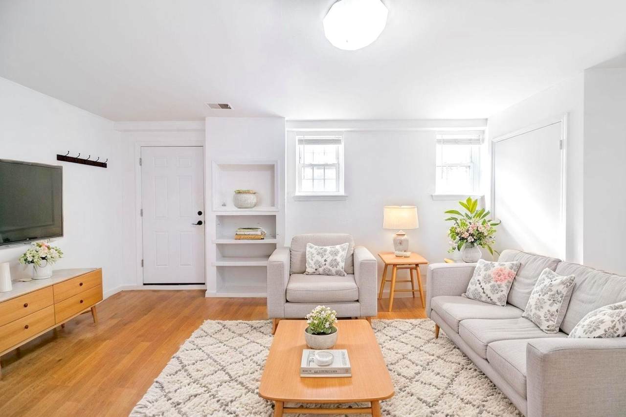 236 Christopher Columbus Dr - Photo 1