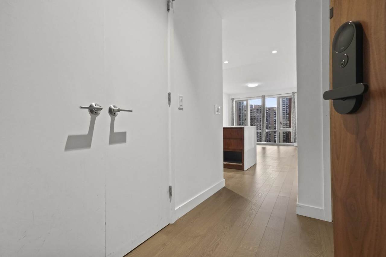 75 Park Lane South - Photo 1