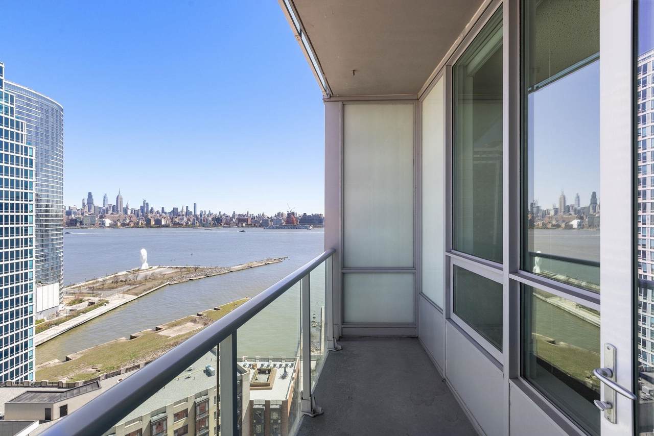 20 Newport Parkway - Photo 1