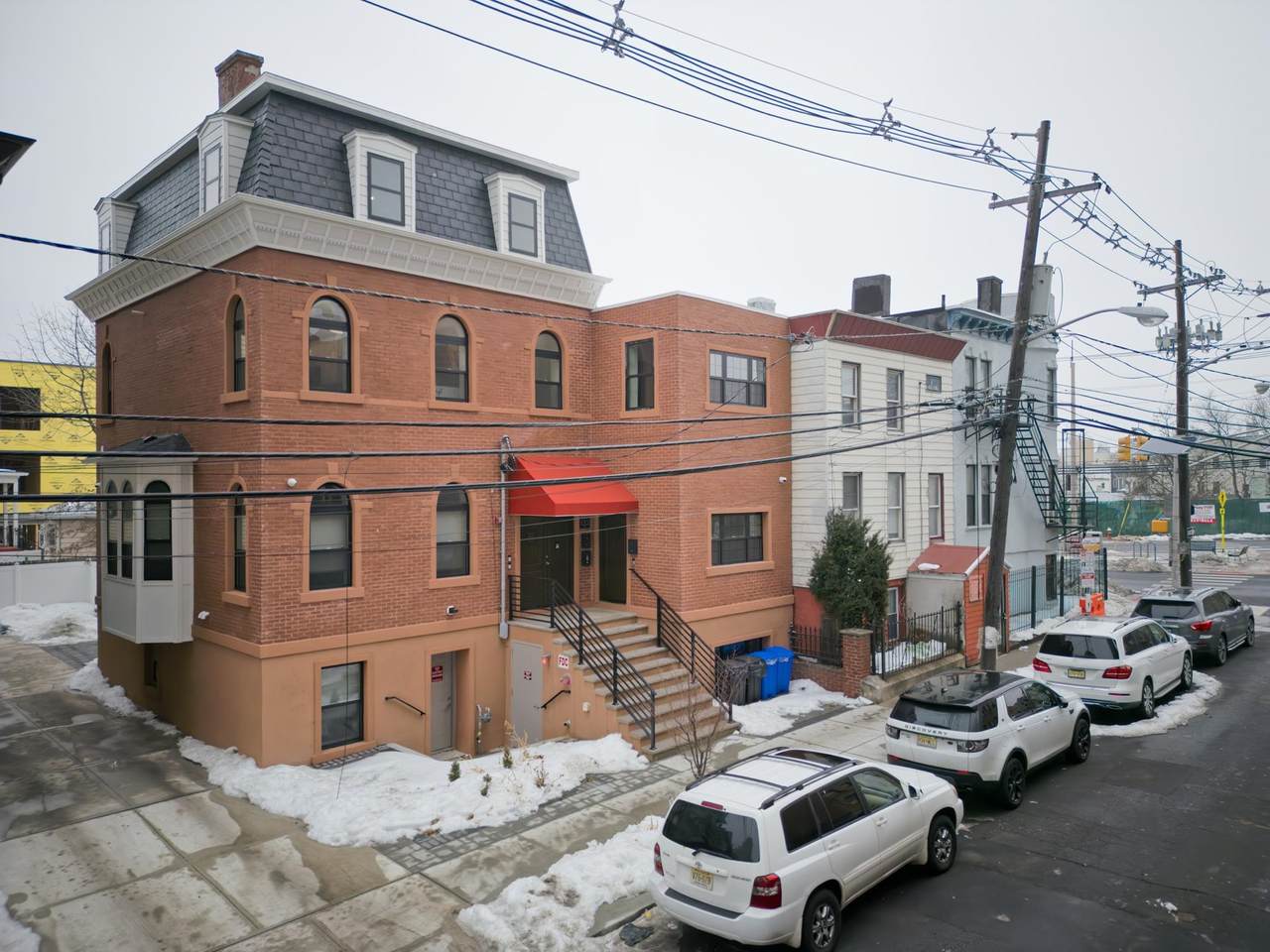 133 Clifton Pl - Photo 1