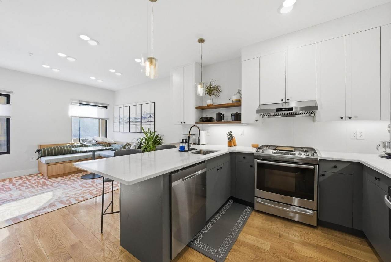22 Lincoln St - Photo 1