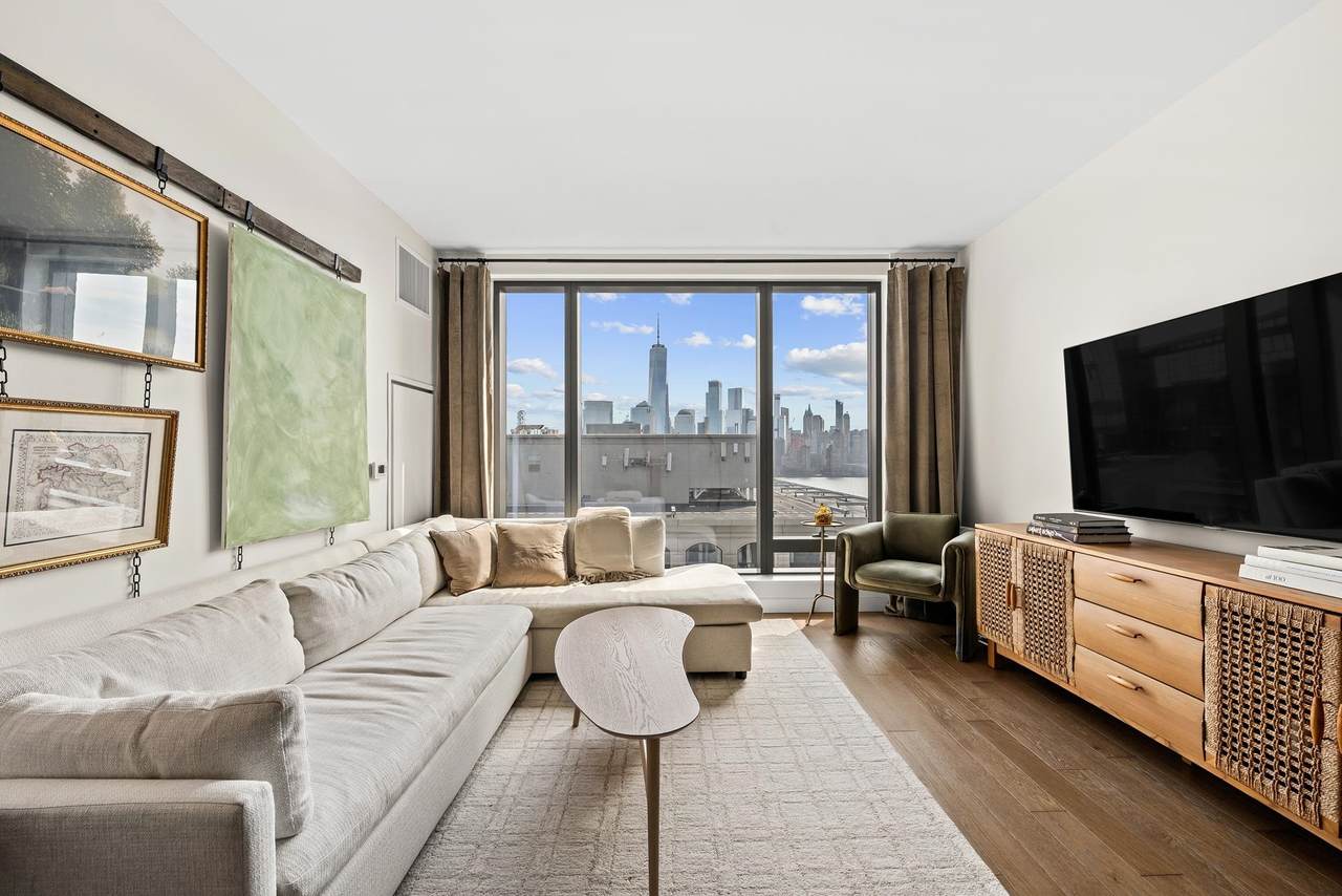 99 Hudson St - Photo 1
