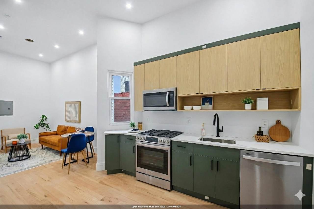 113 Lincoln St - Photo 1