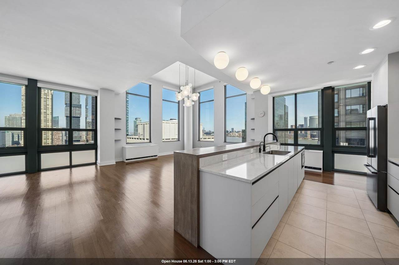 105 Greene St - Photo 1