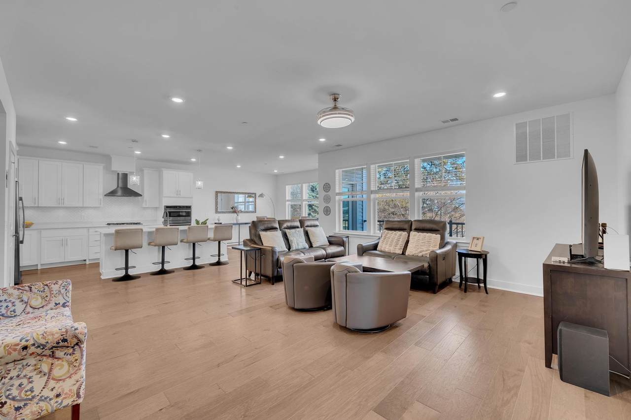 11 Veterans Way - Photo 1