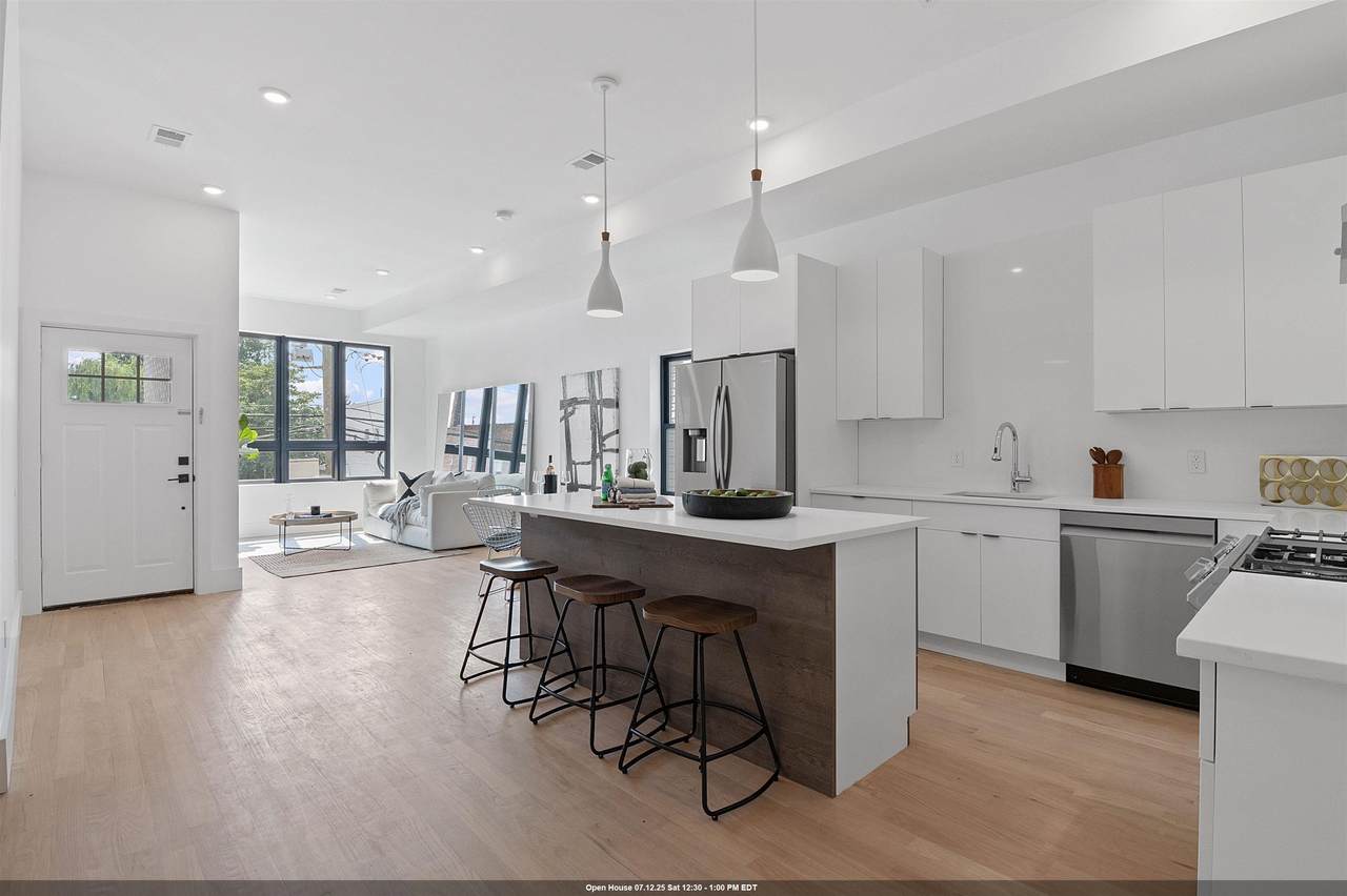 206 Fulton Ave - Photo 1