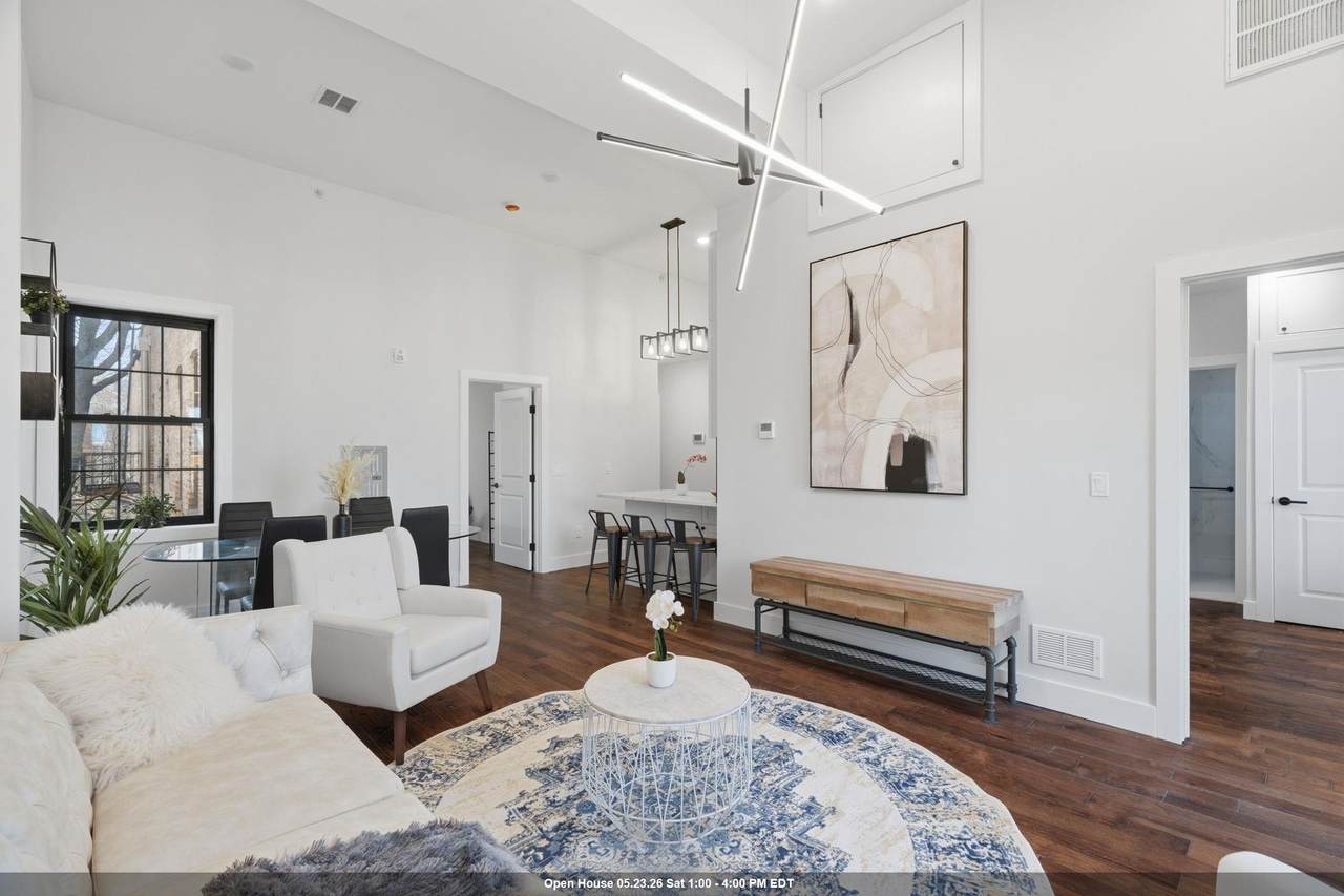 104 Glenwood Ave - Photo 1