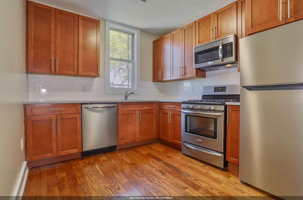 824 Washington St - Photo 1