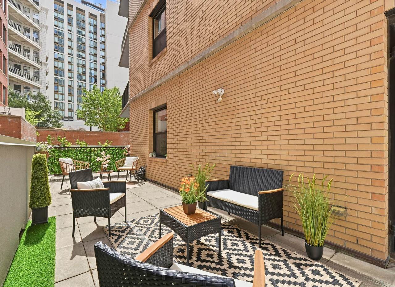 154 Steuben St - Photo 1