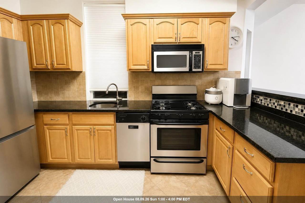 395 2ND ST - Photo 1