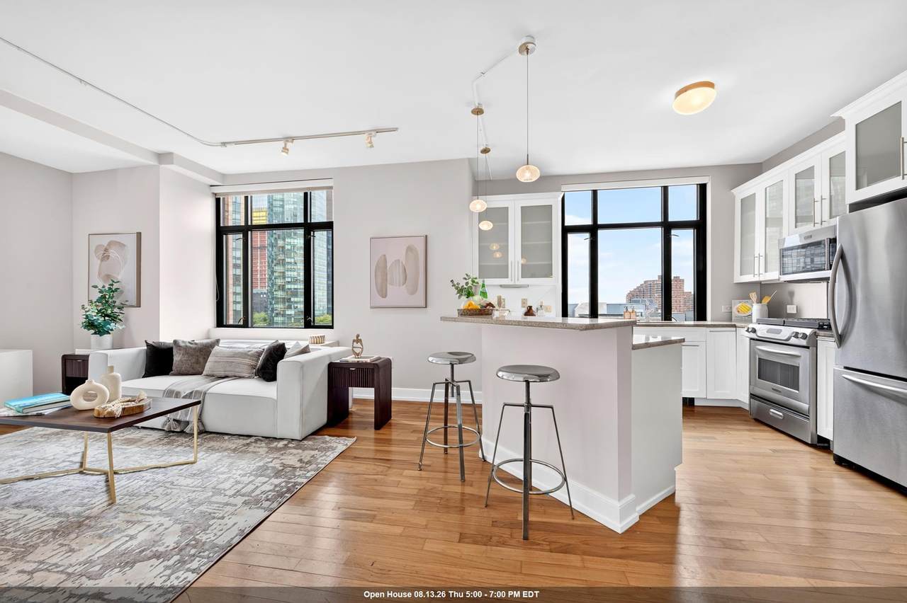 105 Greene St - Photo 1