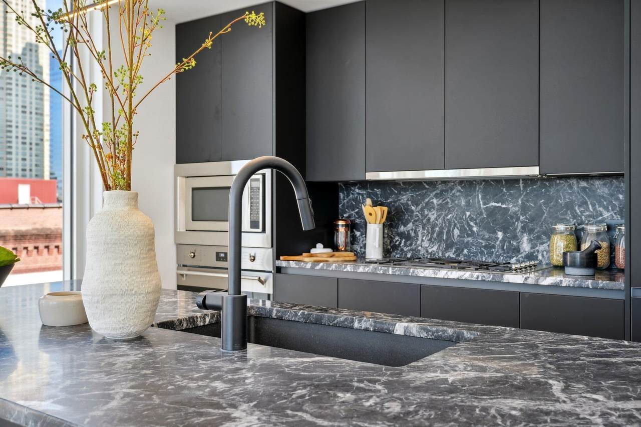 43 Provost St - Photo 1