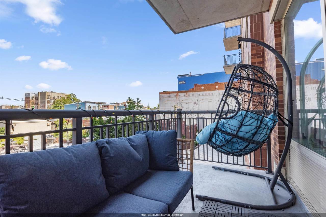 3312 Hudson Ave - Photo 1