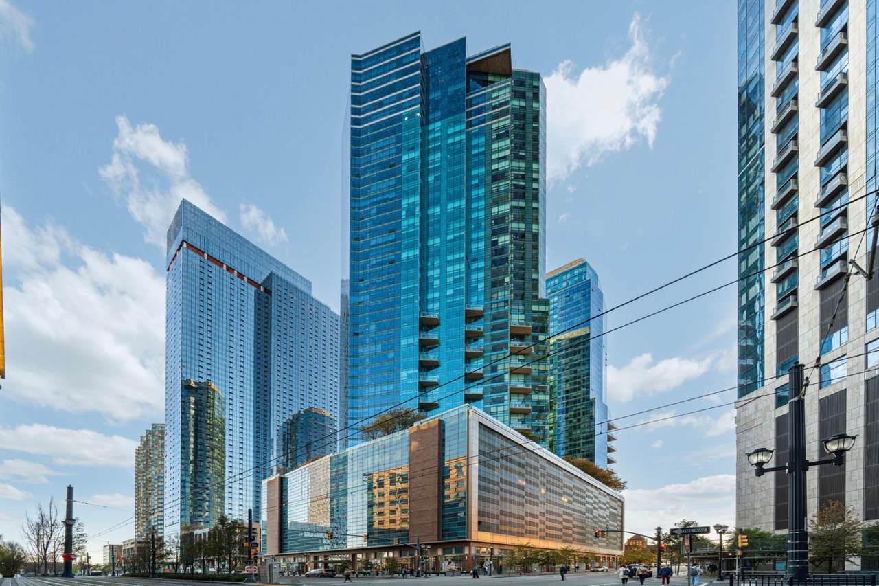 77 Hudson St - Photo 1