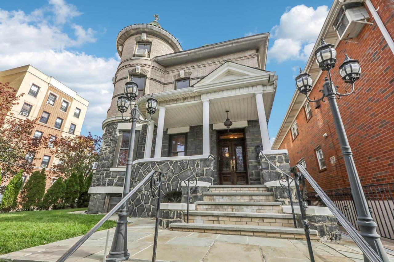 7722 Broadway - Photo 1