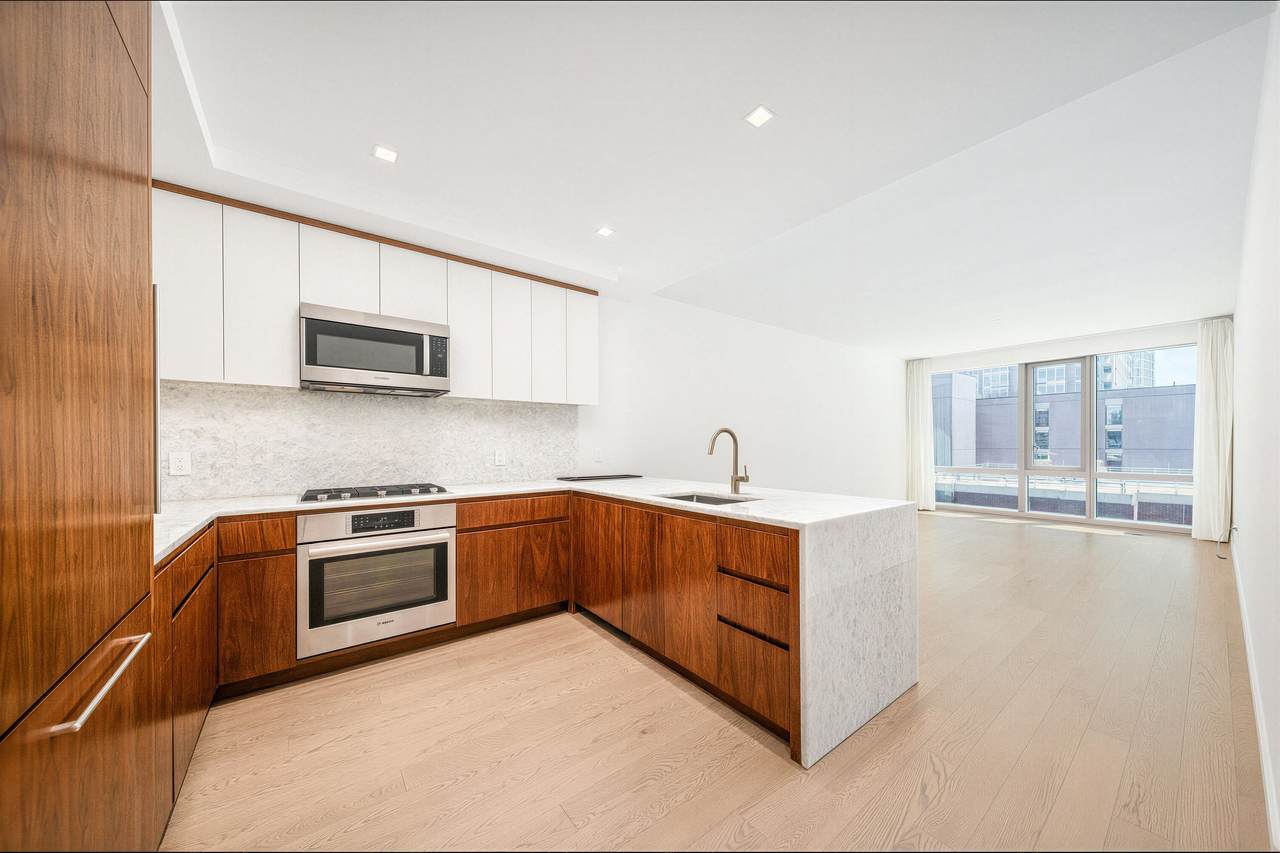 75 Park Lane South - Photo 1