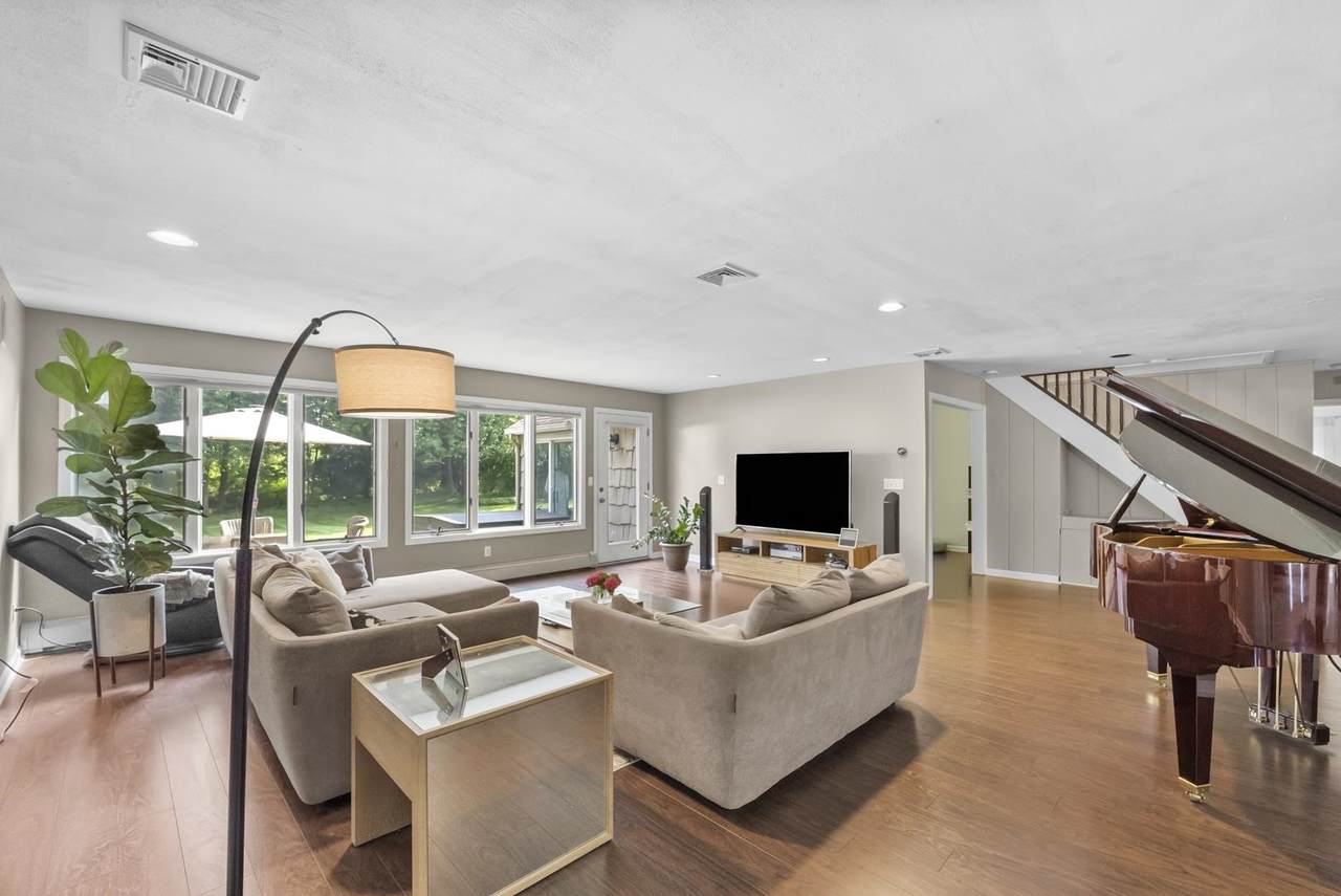 926 Norgate Dr - Photo 1
