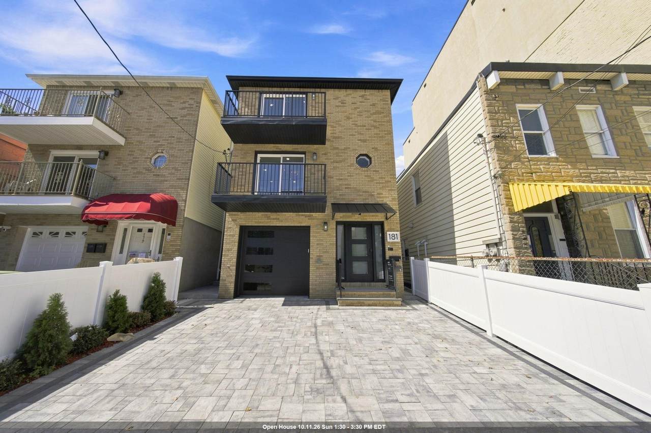 181 Webster Ave - Photo 1