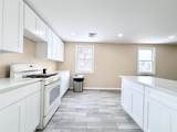 1572 Summit Ave - Photo 4