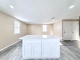 1572 Summit Ave - Photo 5