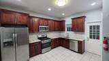 712 17TH ST - Photo 2