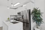 412 Whiton St - Photo 4