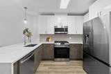 412 Whiton St - Photo 2